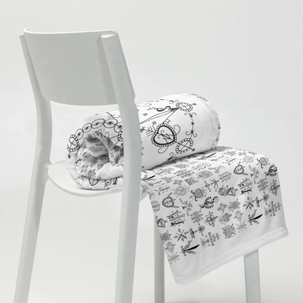 MINOKAN Throw Blanket